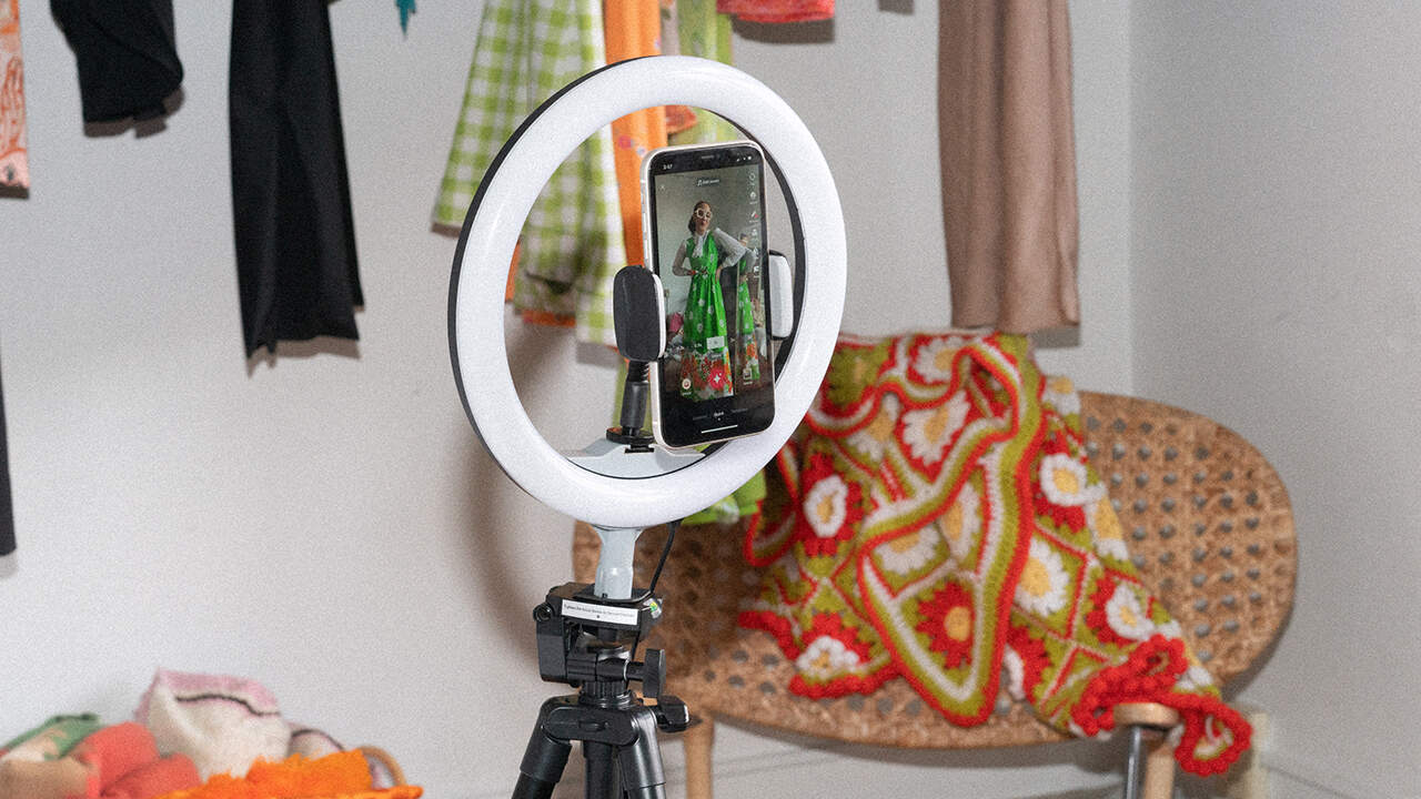 how to sell on tiktok digital products