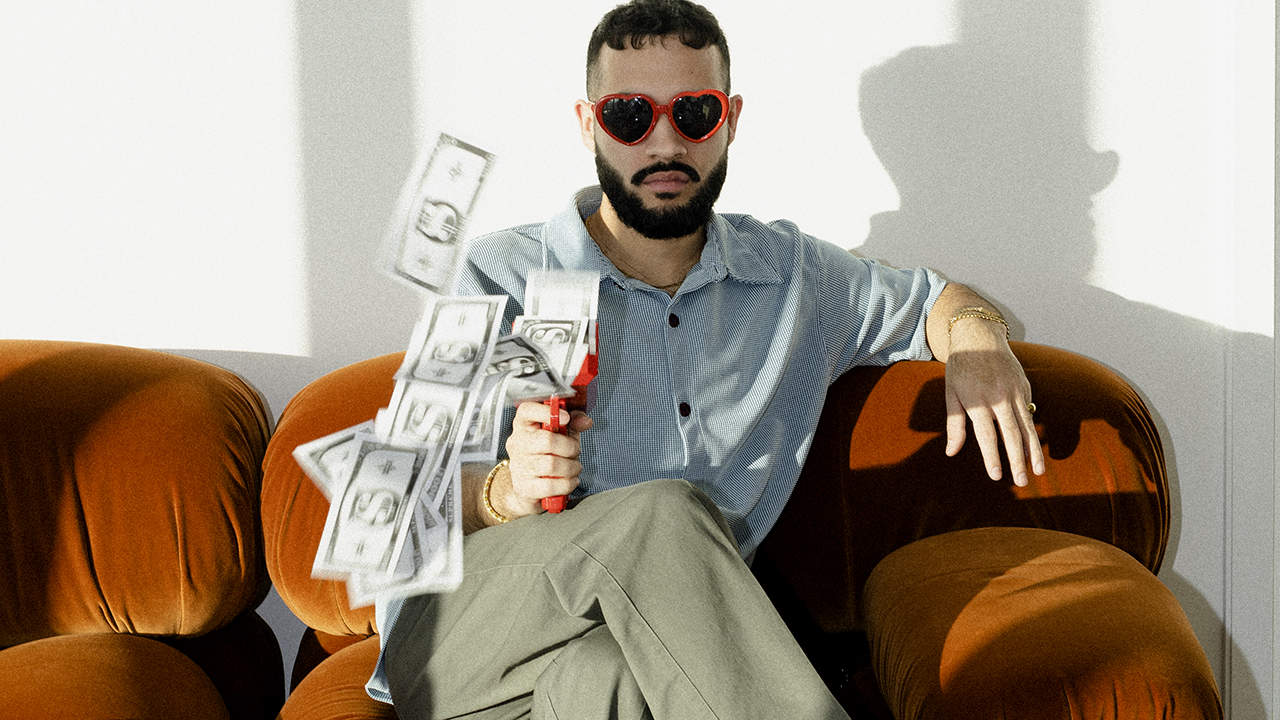 part-time content creator side hustle influencer extra income online earn money sell digital products