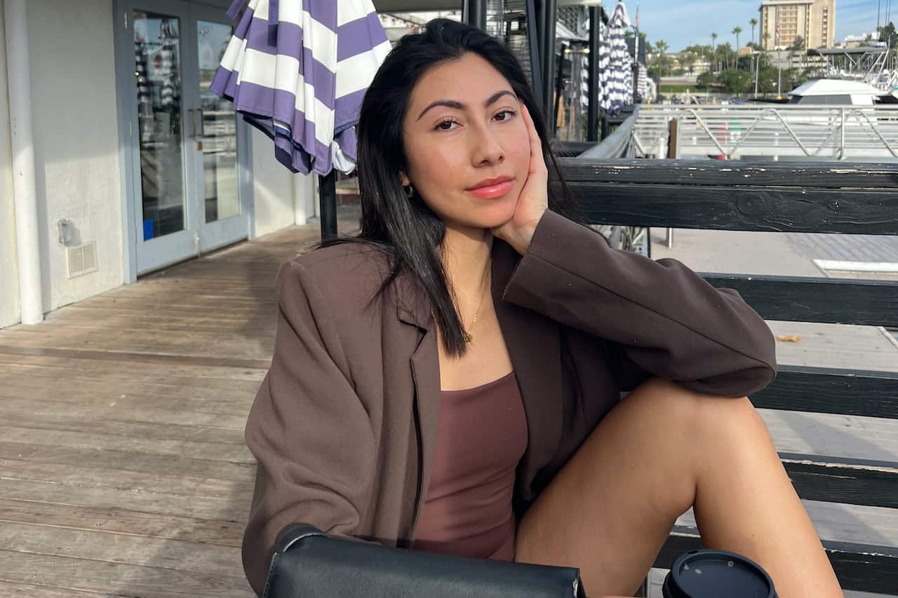 Portrait of wellness creator Stacey Asis.